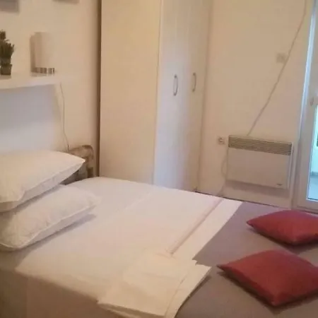 Lorena Apartment *
